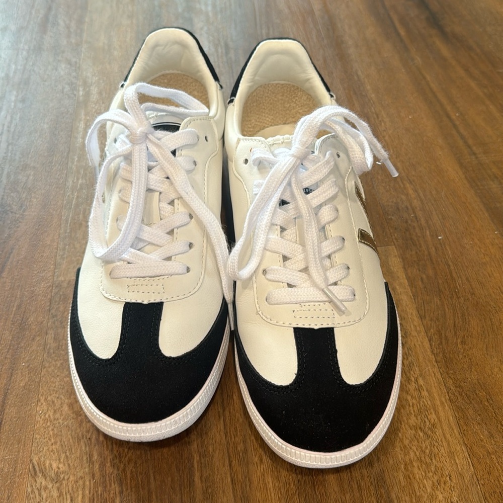 Vintage Havana Fashion Sneakers size 7-7.5